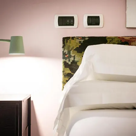 Trasteverehome - Artists Loft With Private Parking In Trastevere