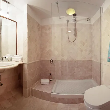 Trasteverehome - Artists Loft With Private Parking In Trastevere Rom