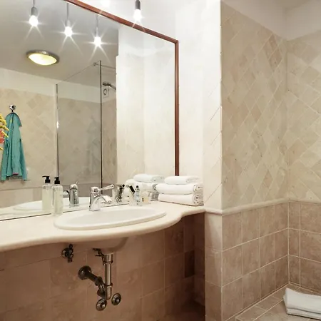 Feriehus Trasteverehome - Artists Loft With Private Parking In Trastevere Rom