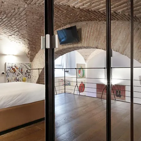 Feriehus Trasteverehome - Artists Loft With Private Parking In Trastevere *