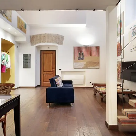 Trasteverehome - Artists Loft With Private Parking In Trastevere ローマ
