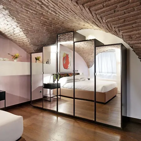 Trasteverehome - Artists Loft With Private Parking In Trastevere * ローマ