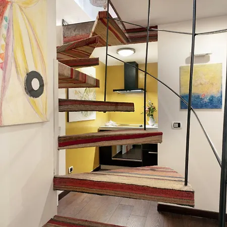 Trasteverehome - Artists Loft With Private Parking In Trastevere 別荘 ローマ